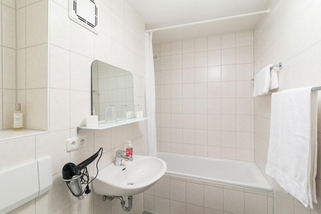 Studio Apartment In Dresden-Neustadt Ruang foto